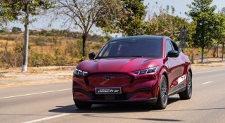 Doanh số Ford Mustang Mach-E tăng vọt sau động thái hạ giá sâu